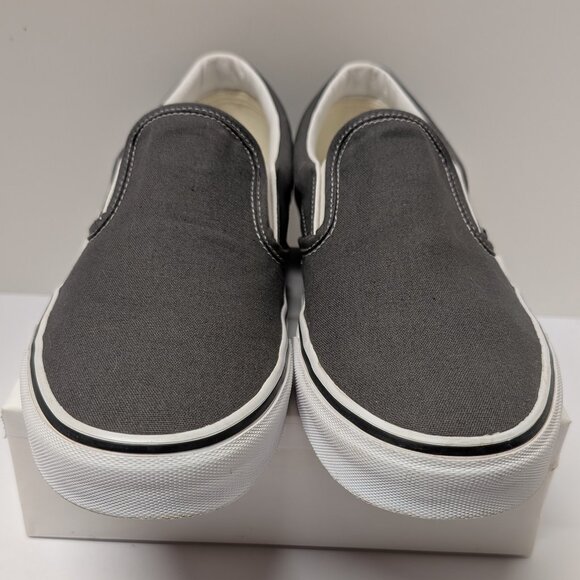 Vans Classic Slip-On Shoe in Charcoal Grey